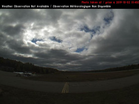 Imagen de vista previa de la cámara web La Macaza - Mont Tremblant Airport 2